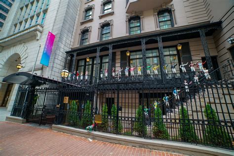 21 Club closes its doors after 90 years of service .